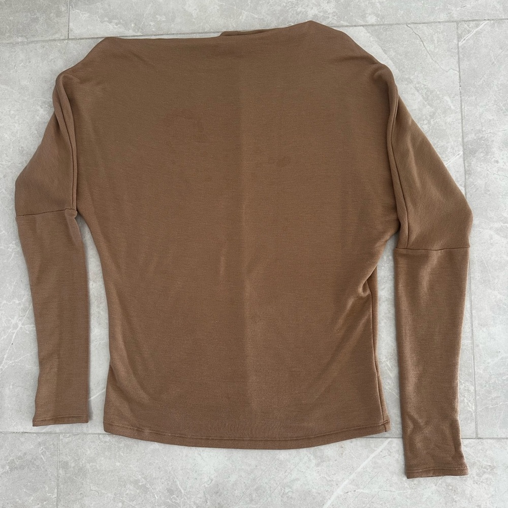 Bluesalt “Cindy Top”. A comfy, stylish wardrobe staple. Yes, Cindy Crawford.